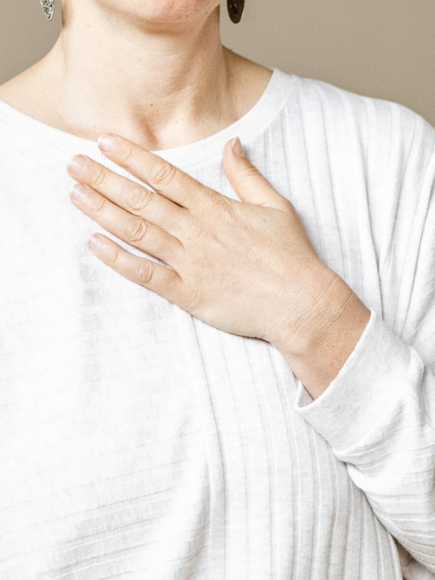 Hand auf Herz – Körperwahrnehmung und Embodiment im somatischen Coaching Freiburg